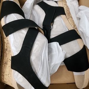 LifeStride Strappy Sandals